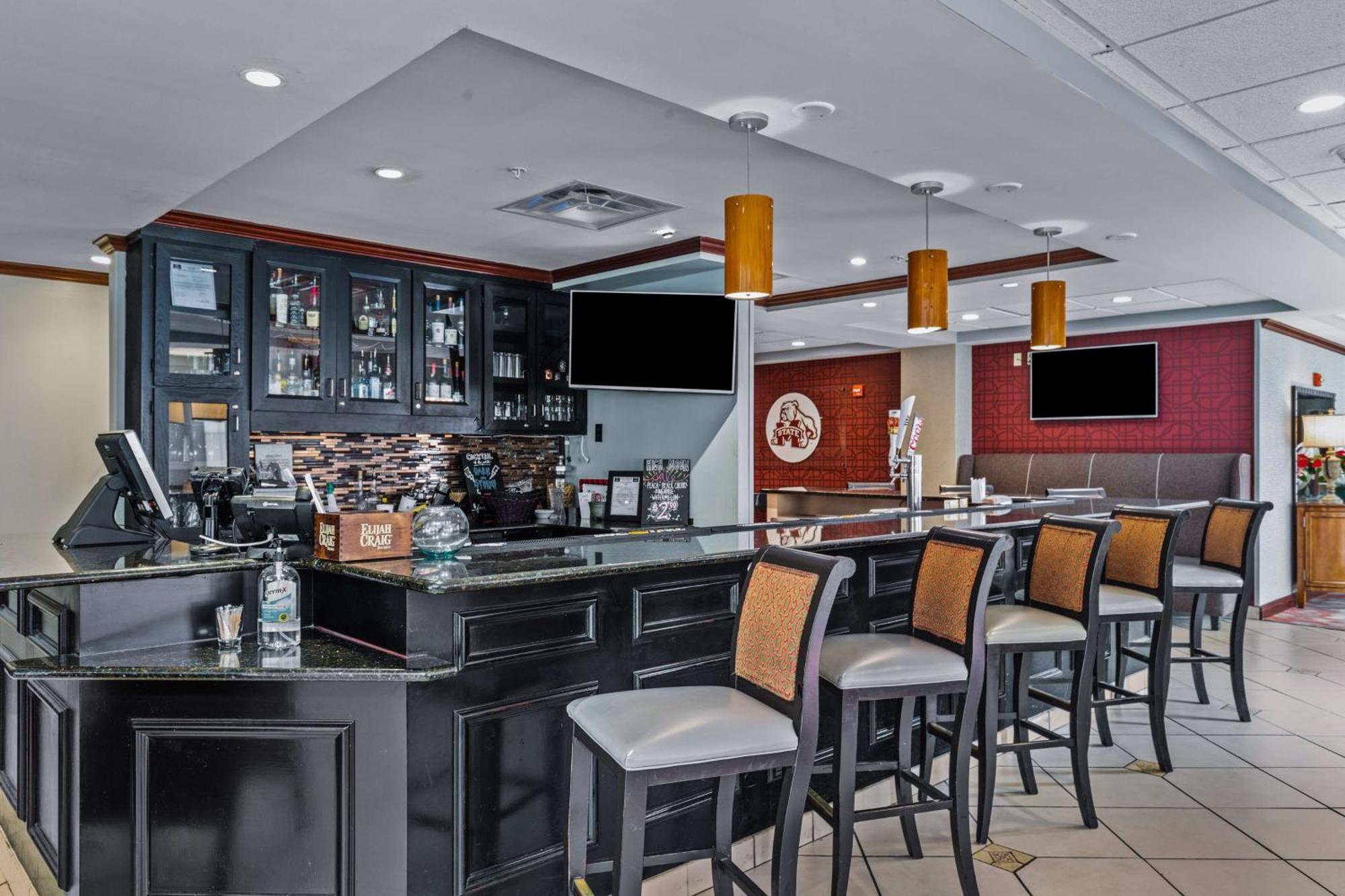 Hilton Garden Inn Старквил Екстериор снимка