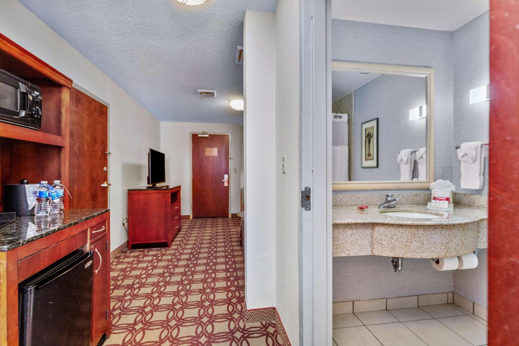 Hilton Garden Inn Старквил Екстериор снимка