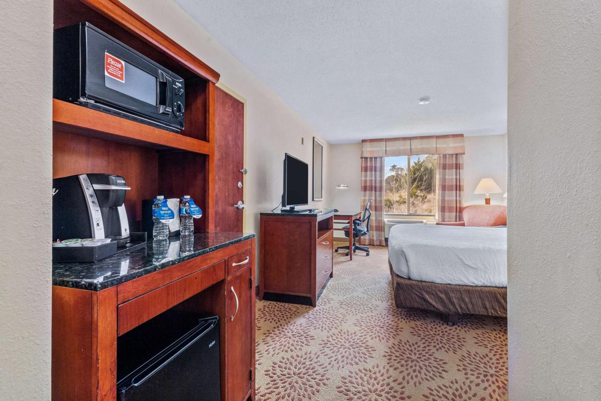 Hilton Garden Inn Старквил Екстериор снимка