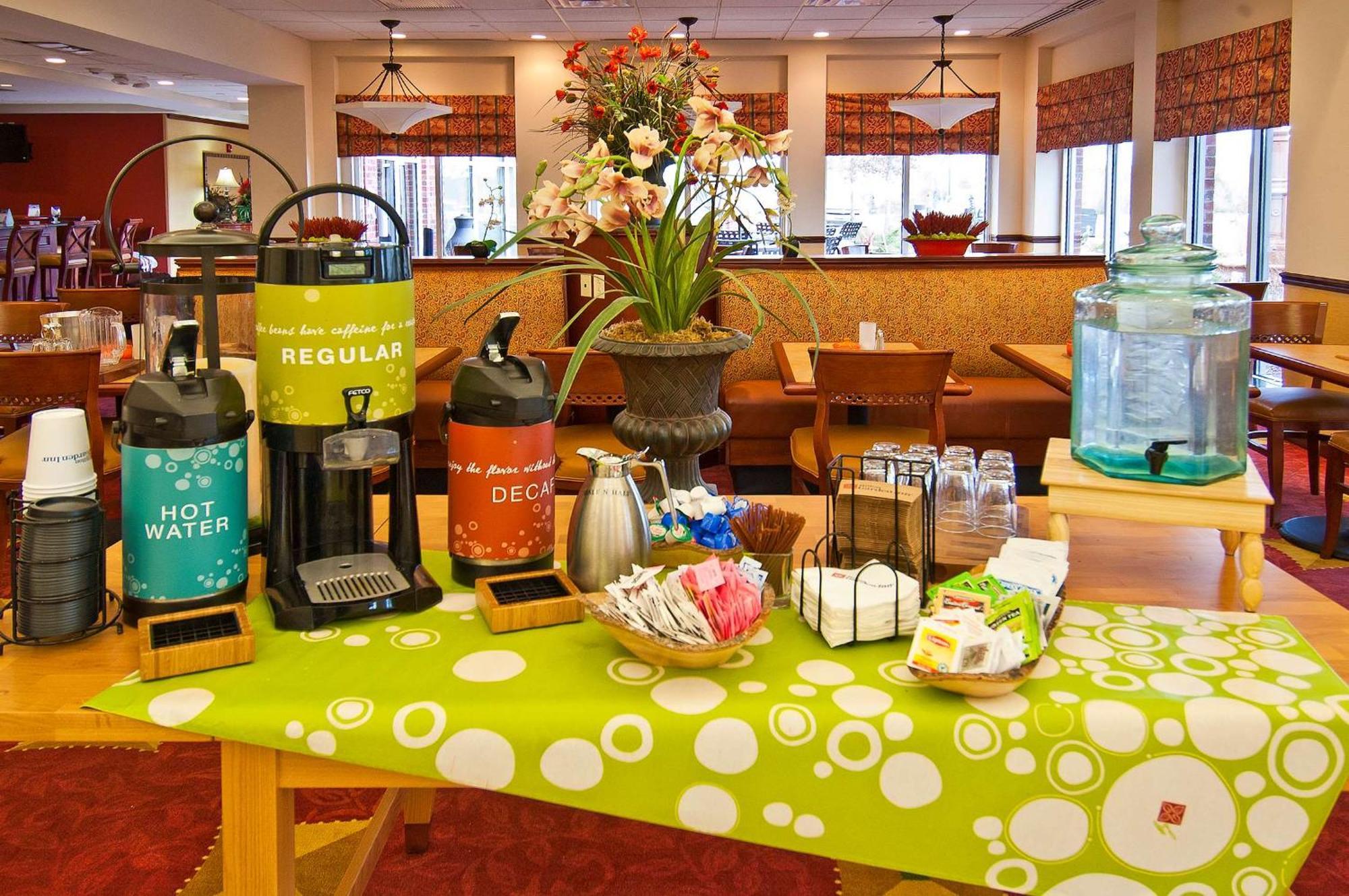 Hilton Garden Inn Старквил Екстериор снимка