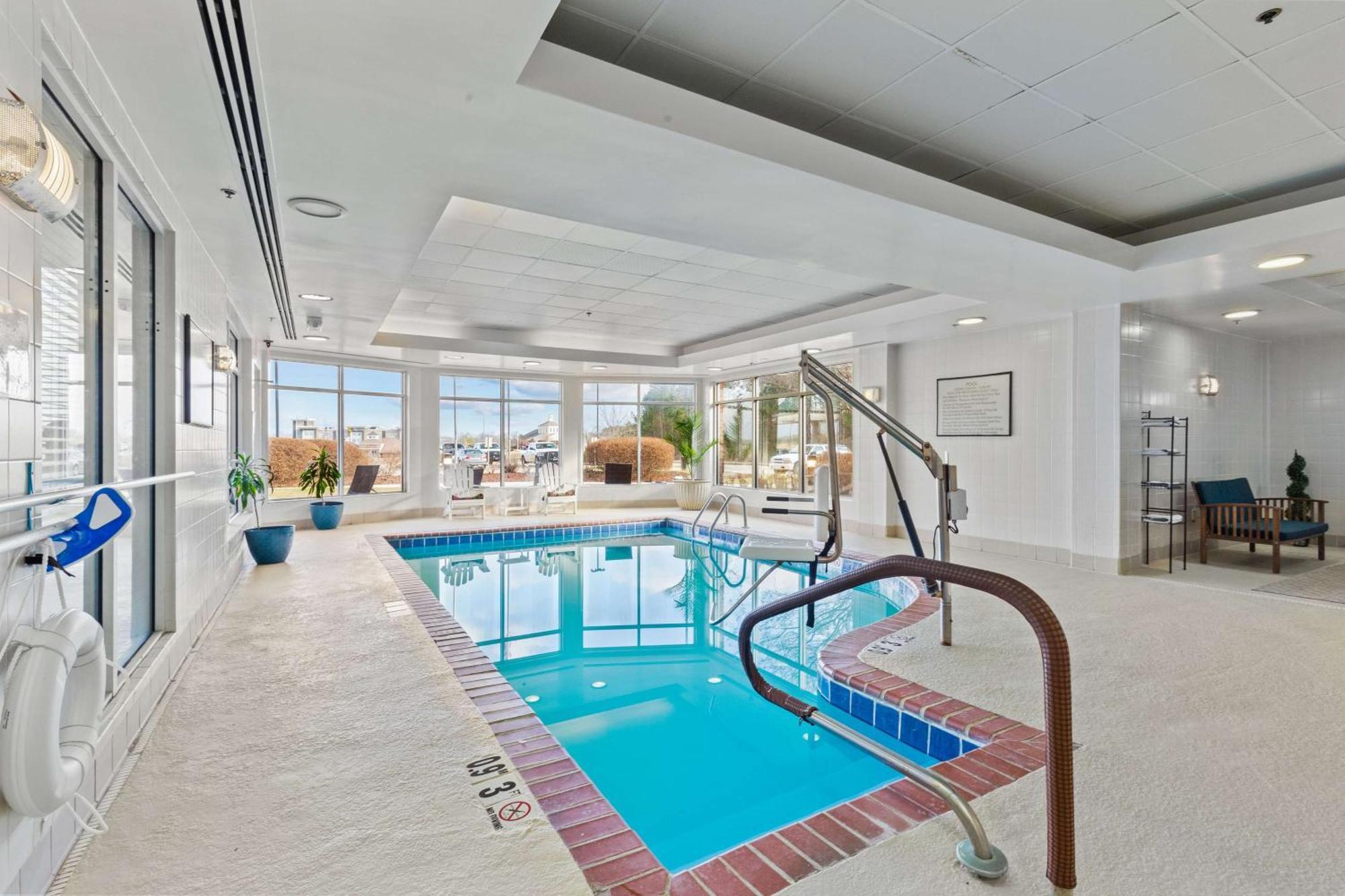 Hilton Garden Inn Старквил Екстериор снимка