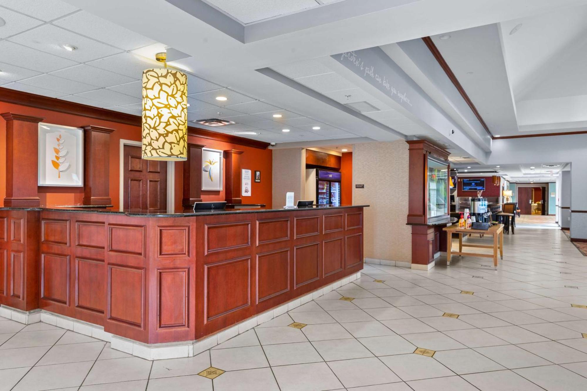 Hilton Garden Inn Старквил Екстериор снимка